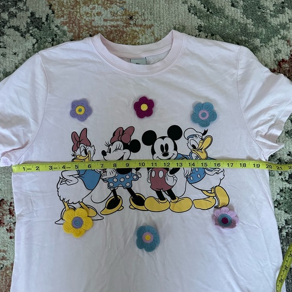 Disney Women's Crochet Mickey & Friends T Shirt size large
Euc - Picture 12 of 12